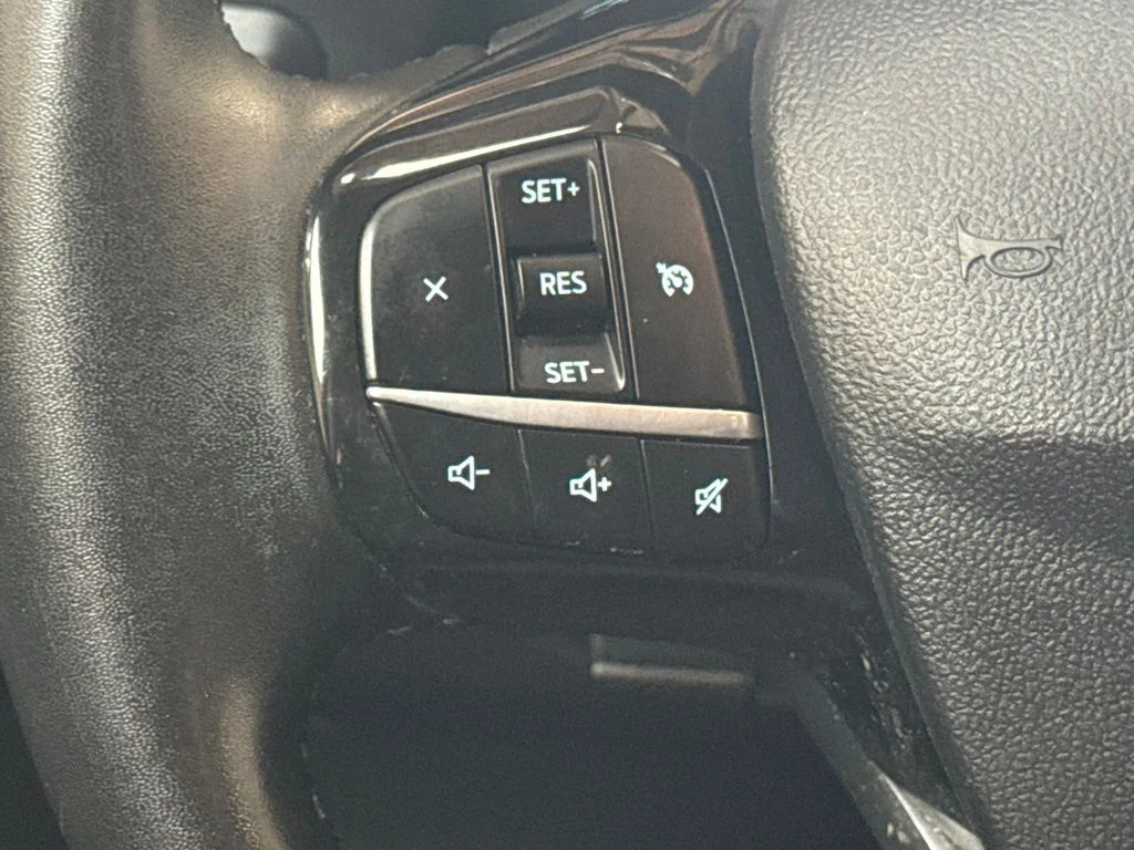 Used 2022 Blue Ford SE image 16