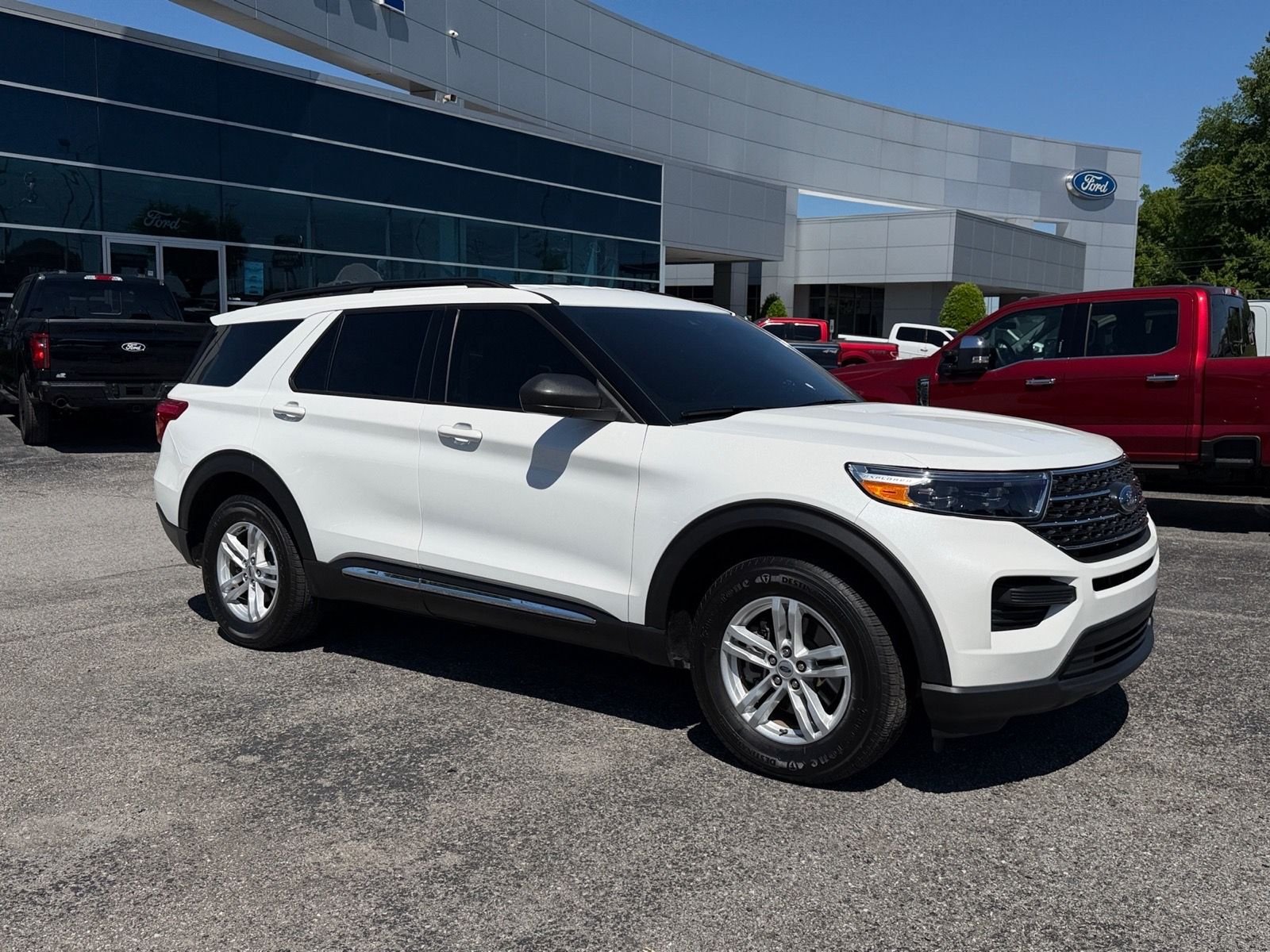 Certified Used 2023 White Metallic Ford XLT image 4