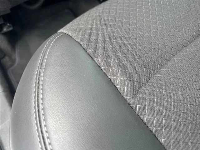 Used 2022 Silver Buick Preferred image 18