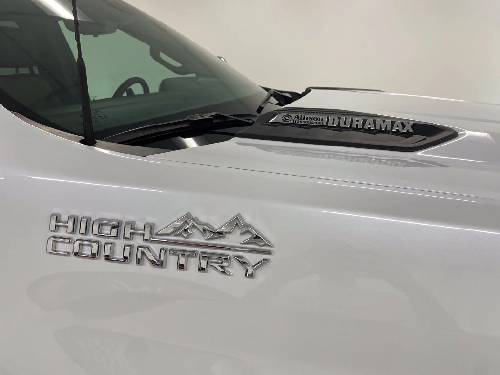 New 2026 Polar White Tricoat Chevrolet High Country image 6