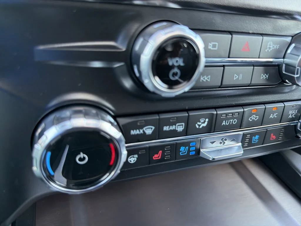New 2026 Star White Metallic Tri-Coat Ford F-250® Platinum® image 19