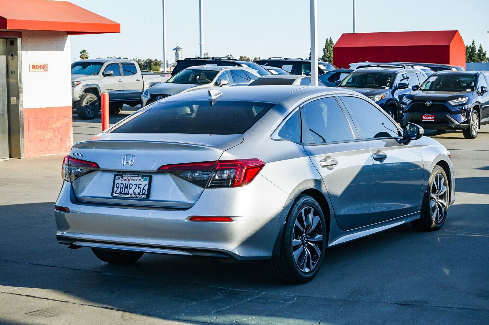 Used 2022 Lunar Silver Metallic Honda EX image 6