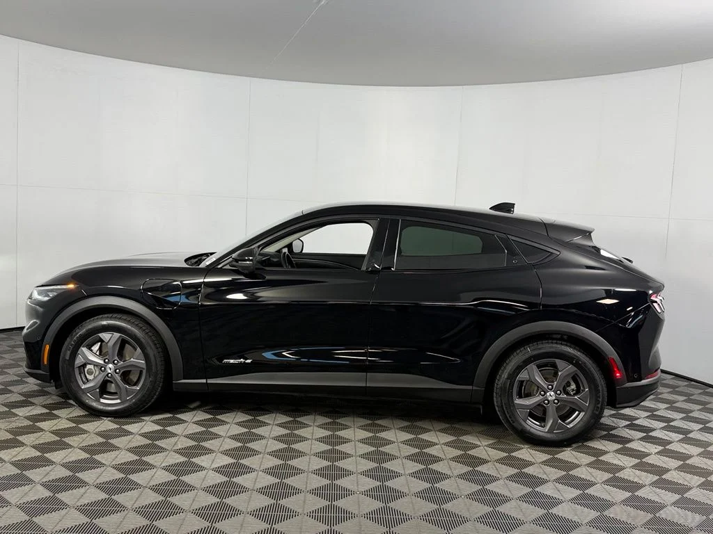 Certified Used 2023 Black Ford Select image 10