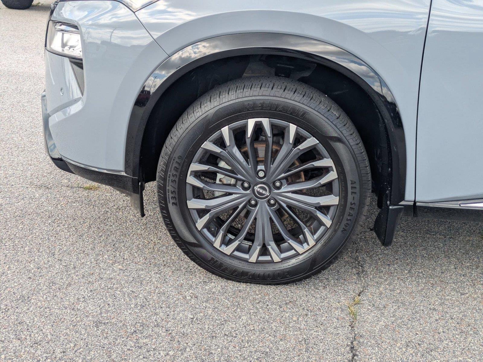 Used 2024 Boulder Gray Pearl Nissan Platinum image 10