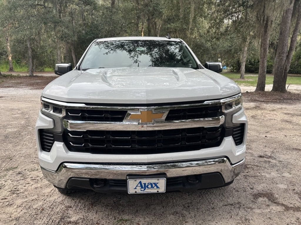 Used 2024 Summit White Chevrolet LT image 8