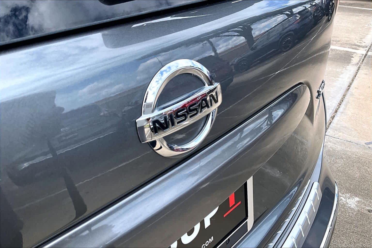 Used 2020 Gun Metallic Nissan SL image 10