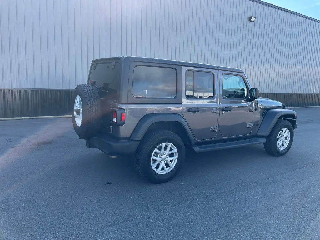 Used 2023 Gray Jeep Sport S image 8