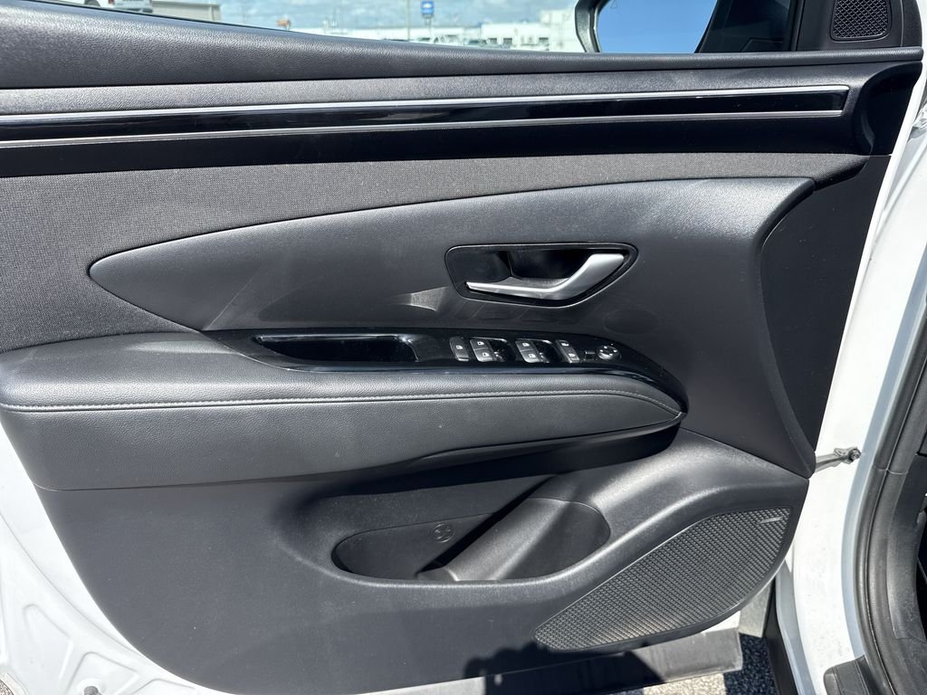 Used 2022 Quartz White Hyundai SEL image 17