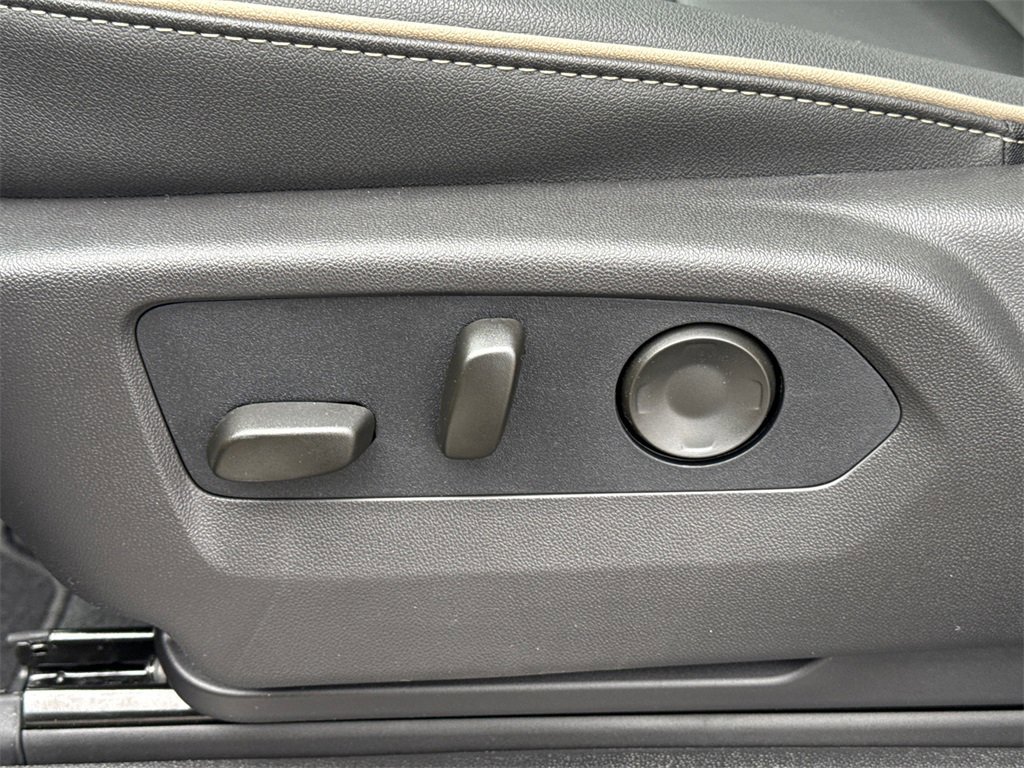 2026 GMC YUKON XL - Image 16