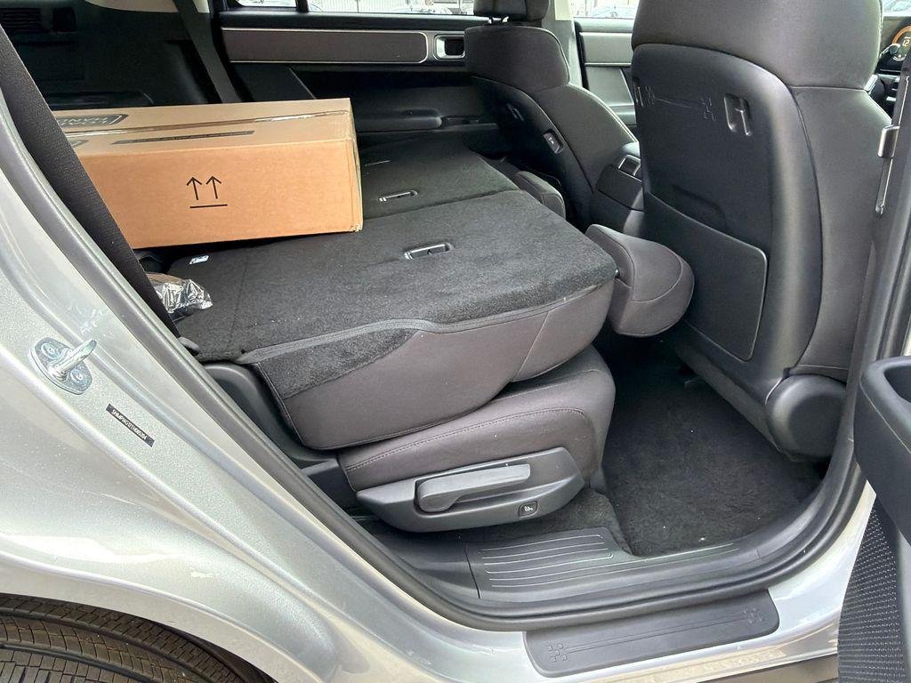 New 2026 Silver Hyundai SE image 15