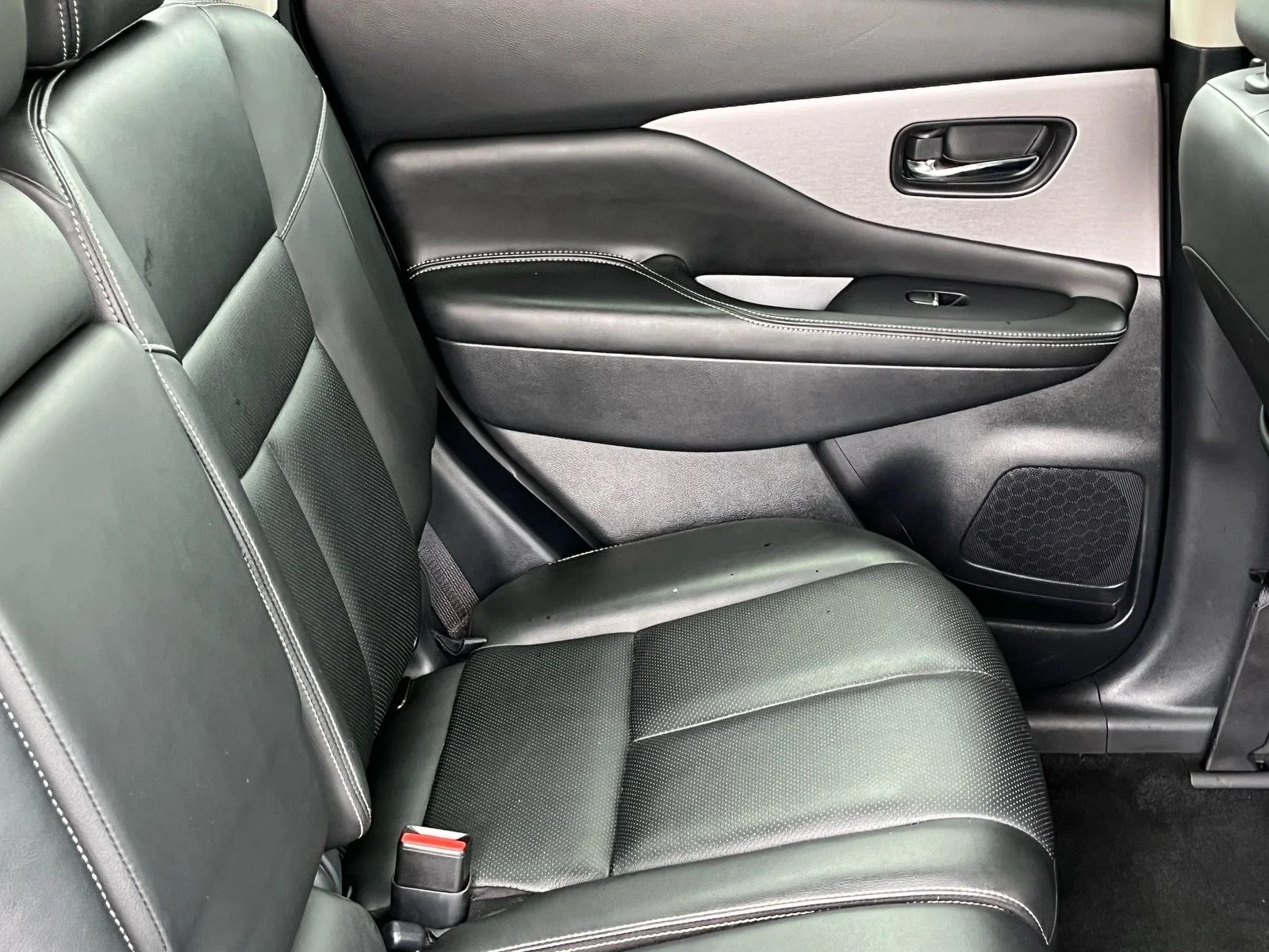 Used 2019 Pearl White Tricoat Nissan SL image 10