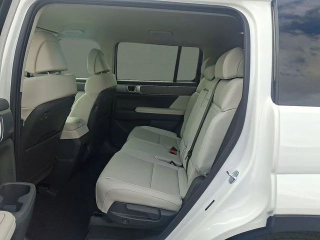 New 2027 White Hyundai SEL image 7