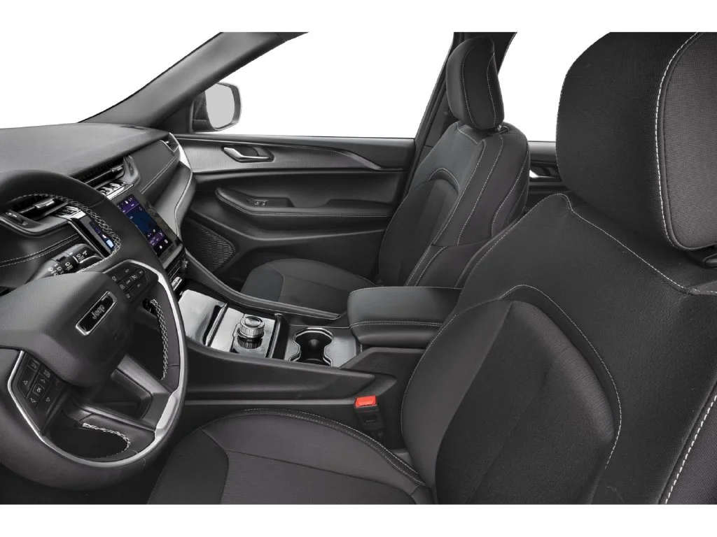 Used 2025 Gray Jeep Laredo X image 6