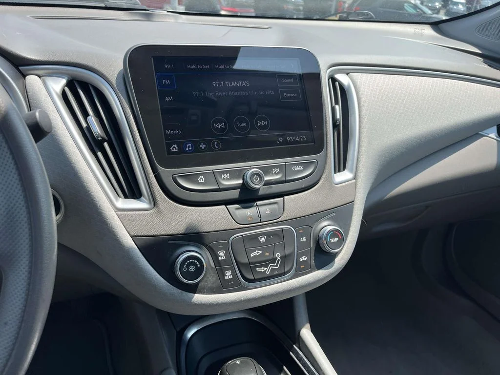 Used 2020 White Chevrolet LS image 22