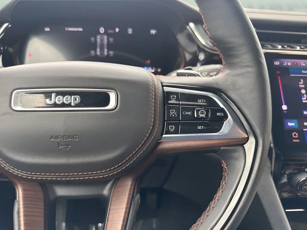 Used 2024 Gray Jeep Summit image 16