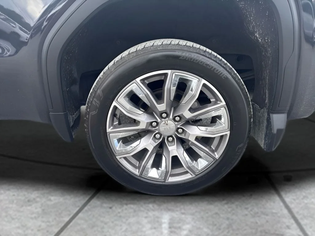 Used 2023 Silver GMC Denali image 22