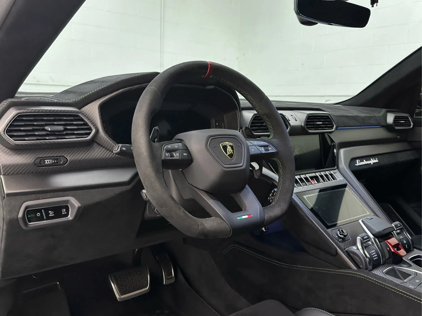 2024 Lamborghini Urus Performante - Photo 10