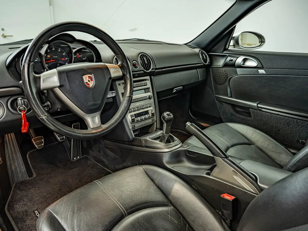Used 2007 Arctic Silver Metallic Porsche  image 4