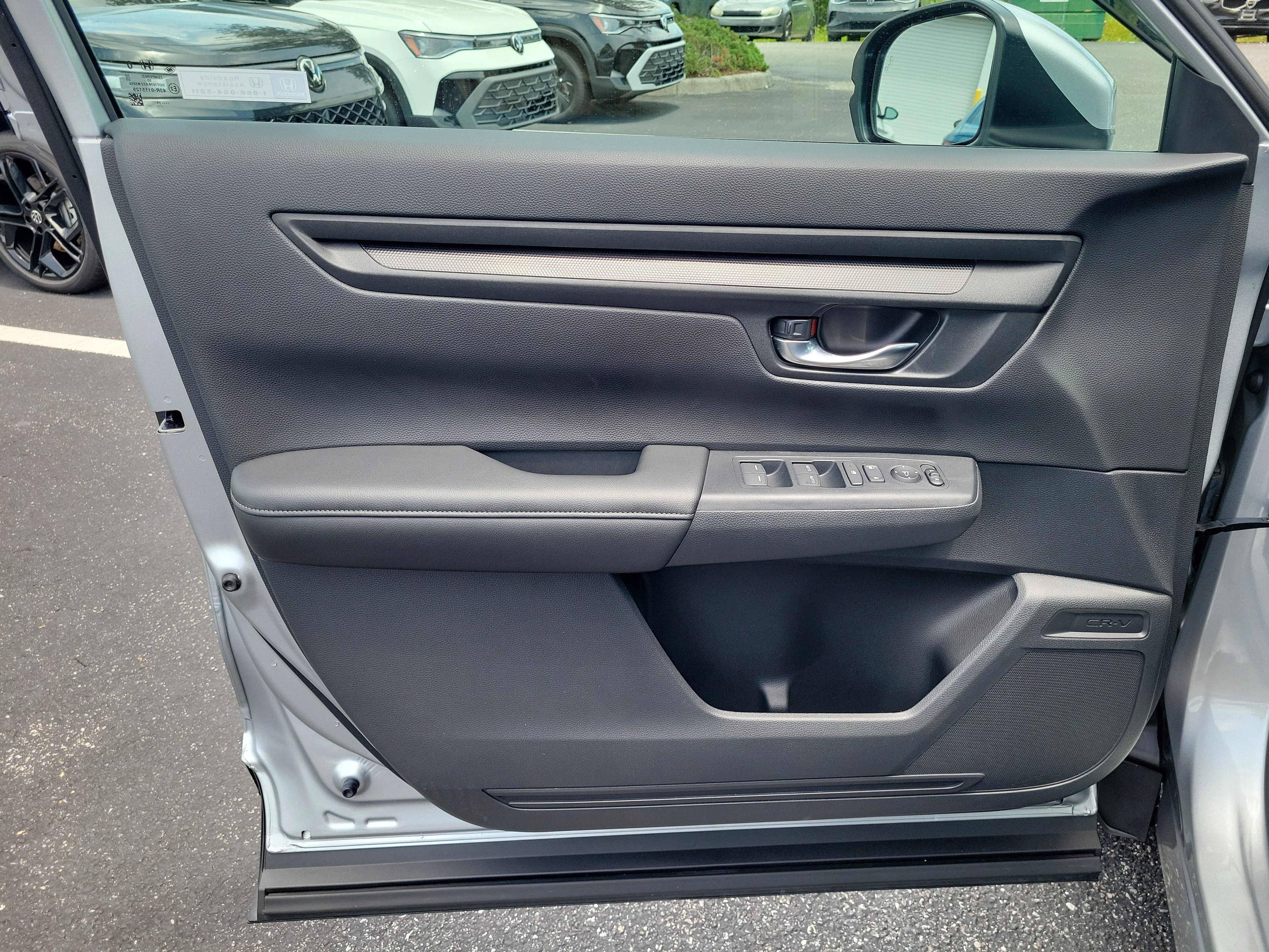 2025 Honda CR-V EX - Photo 16