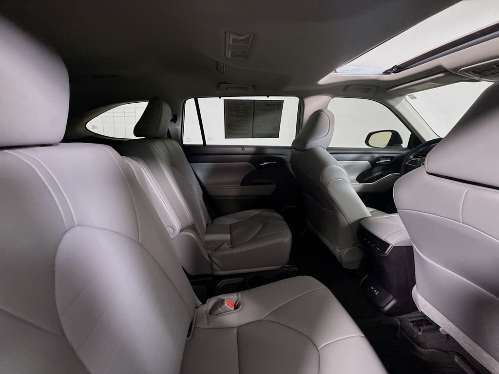 Used 2023 Moon Dust Toyota XLE image 29