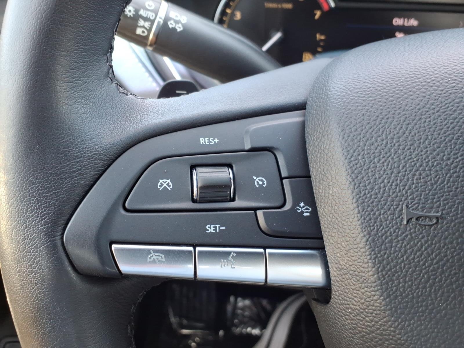 Used 2020 GRAY Cadillac Luxury image 23