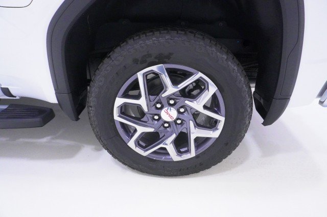 2026 GMC Sierra 1500 SLT - Photo 13