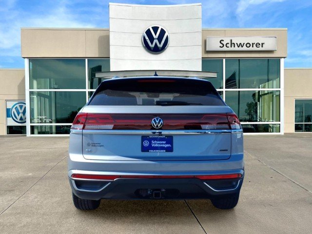 New 2026 Silver Mist Metallic Volkswagen SE w/Technology 4M image 3