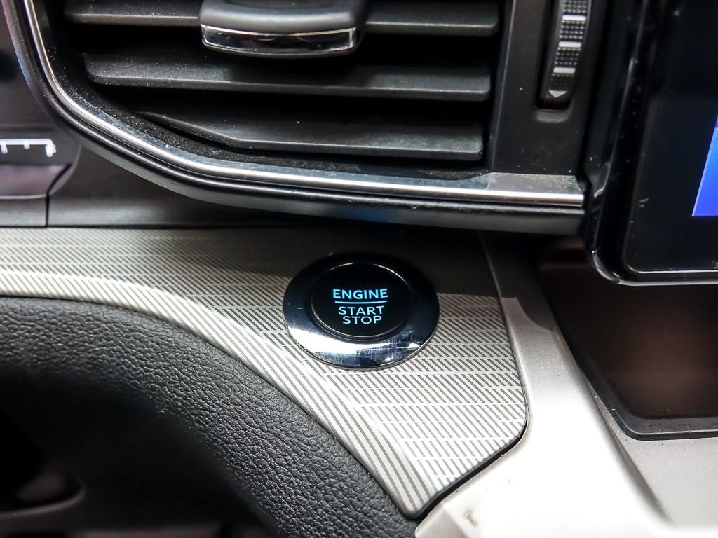 Used 2023 Blue Metallic Ford XLT image 18