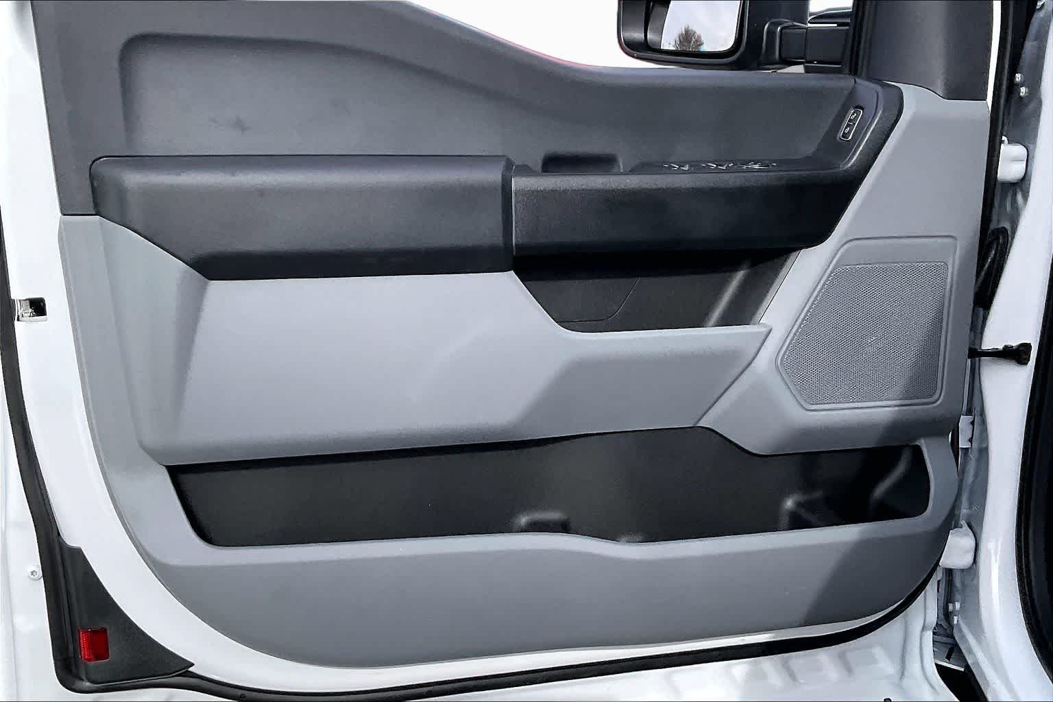 New 2026 Oxford White Ford F-250® XL image 10