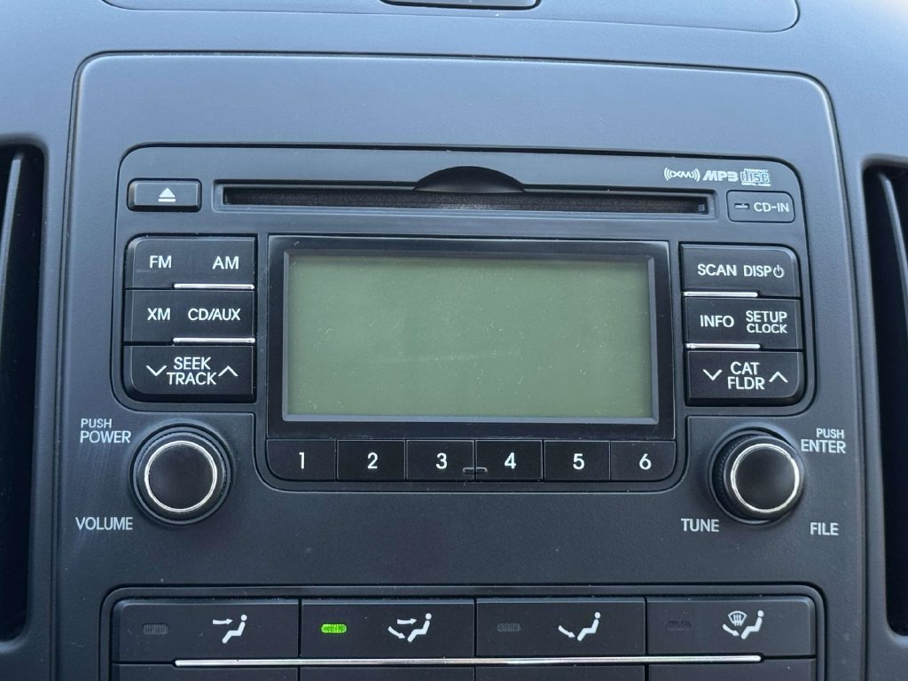 Used 2012 Black Hyundai GLS image 3