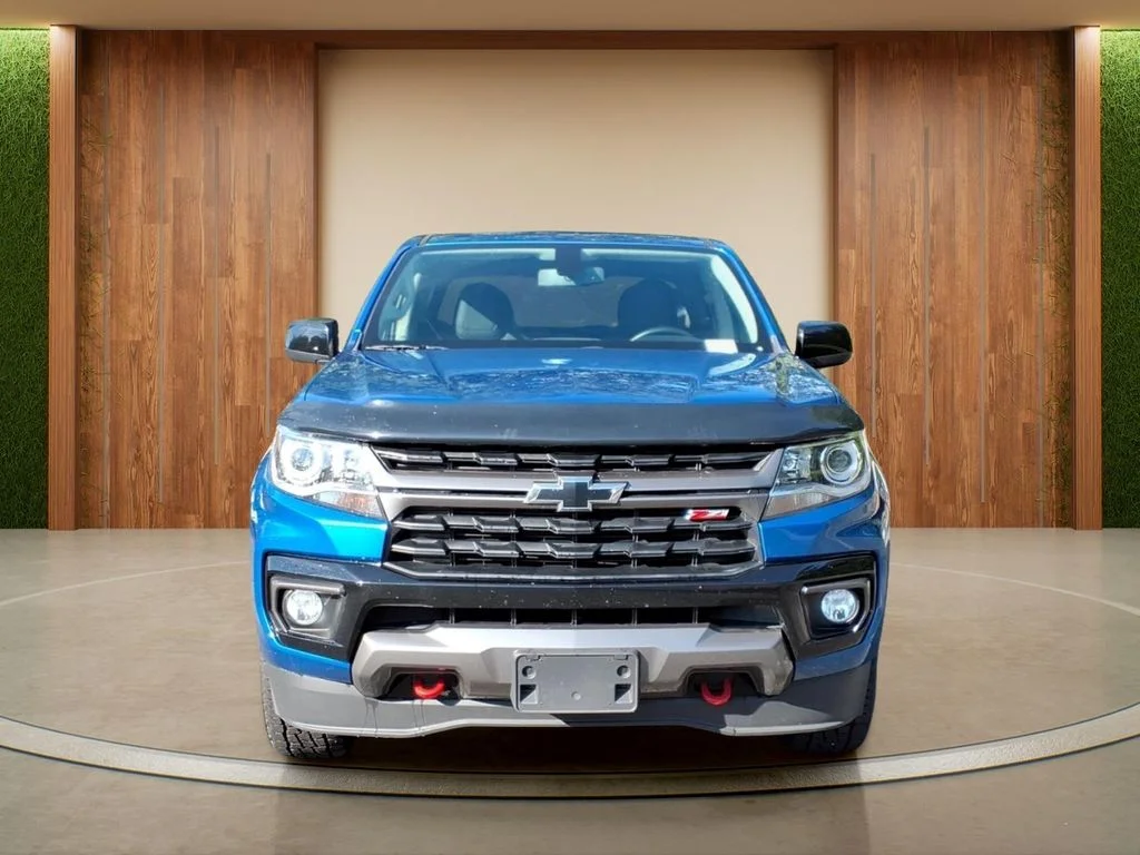 Used 2022 Blue Chevrolet Z71 image 2
