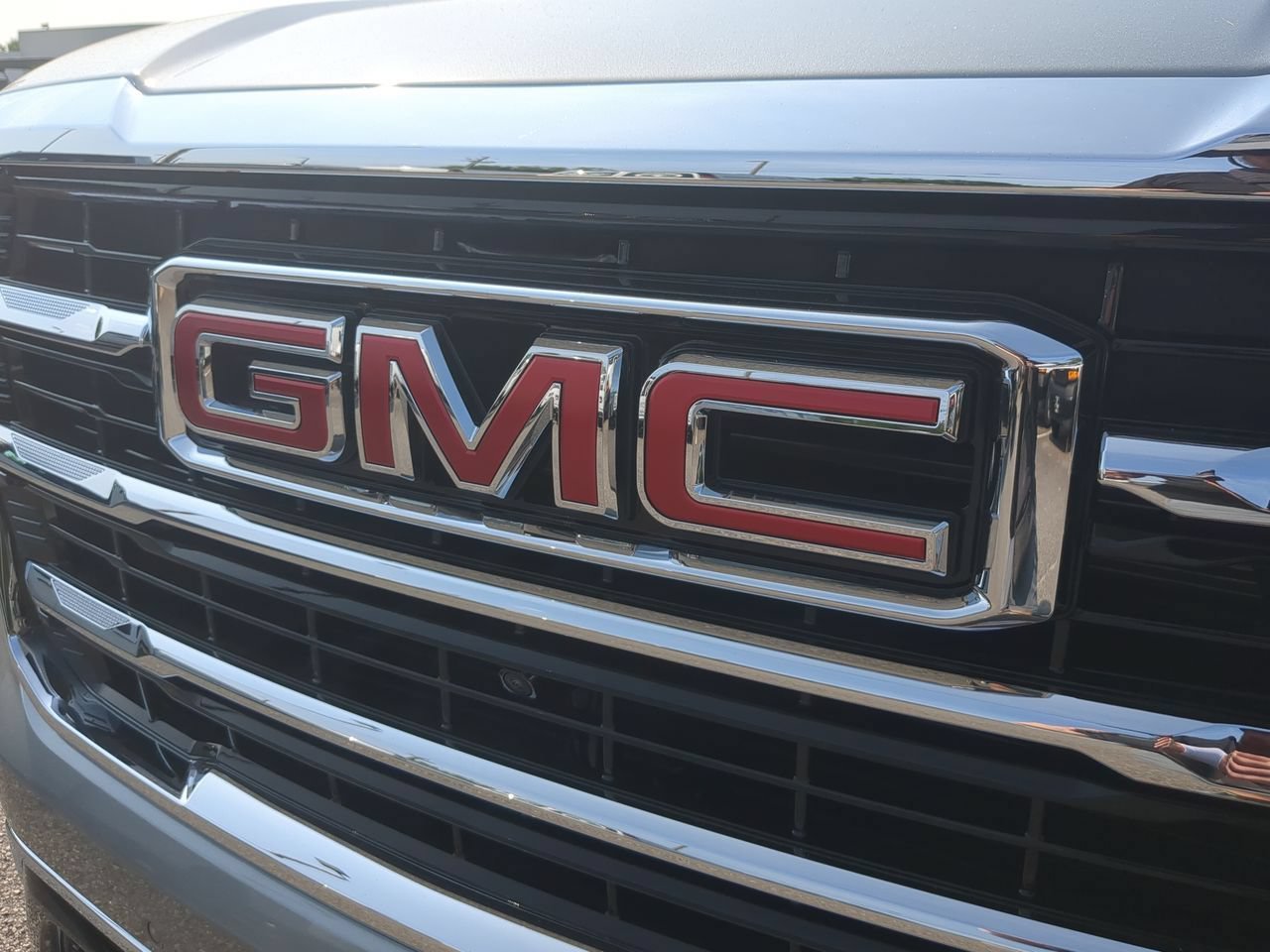 New 2026 Sterling Metallic GMC Elevation image 32