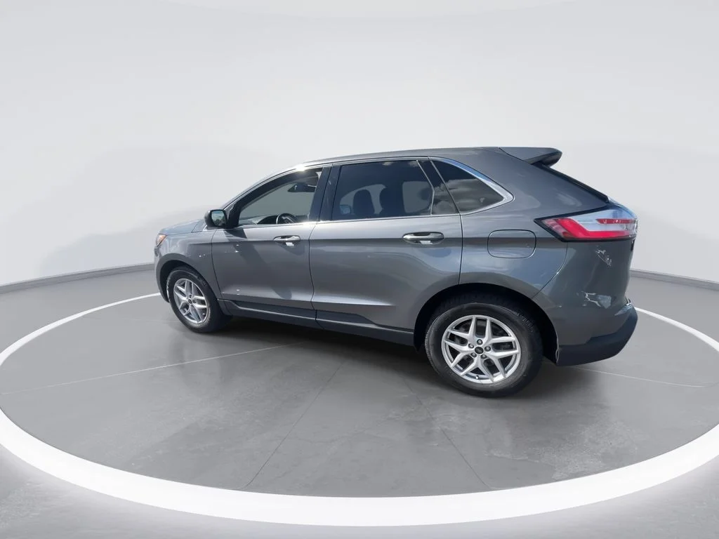 Used 2023 Gray Ford SEL image 6