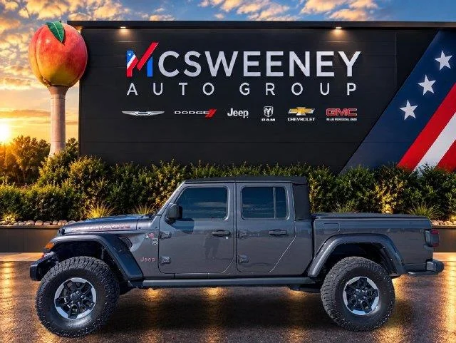 Used 2022 Gray Jeep Rubicon image 2