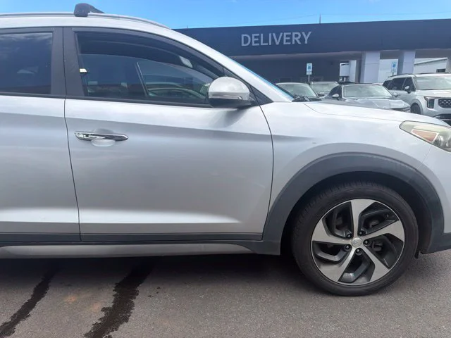 Used 2017 Silver Hyundai Limited image 7