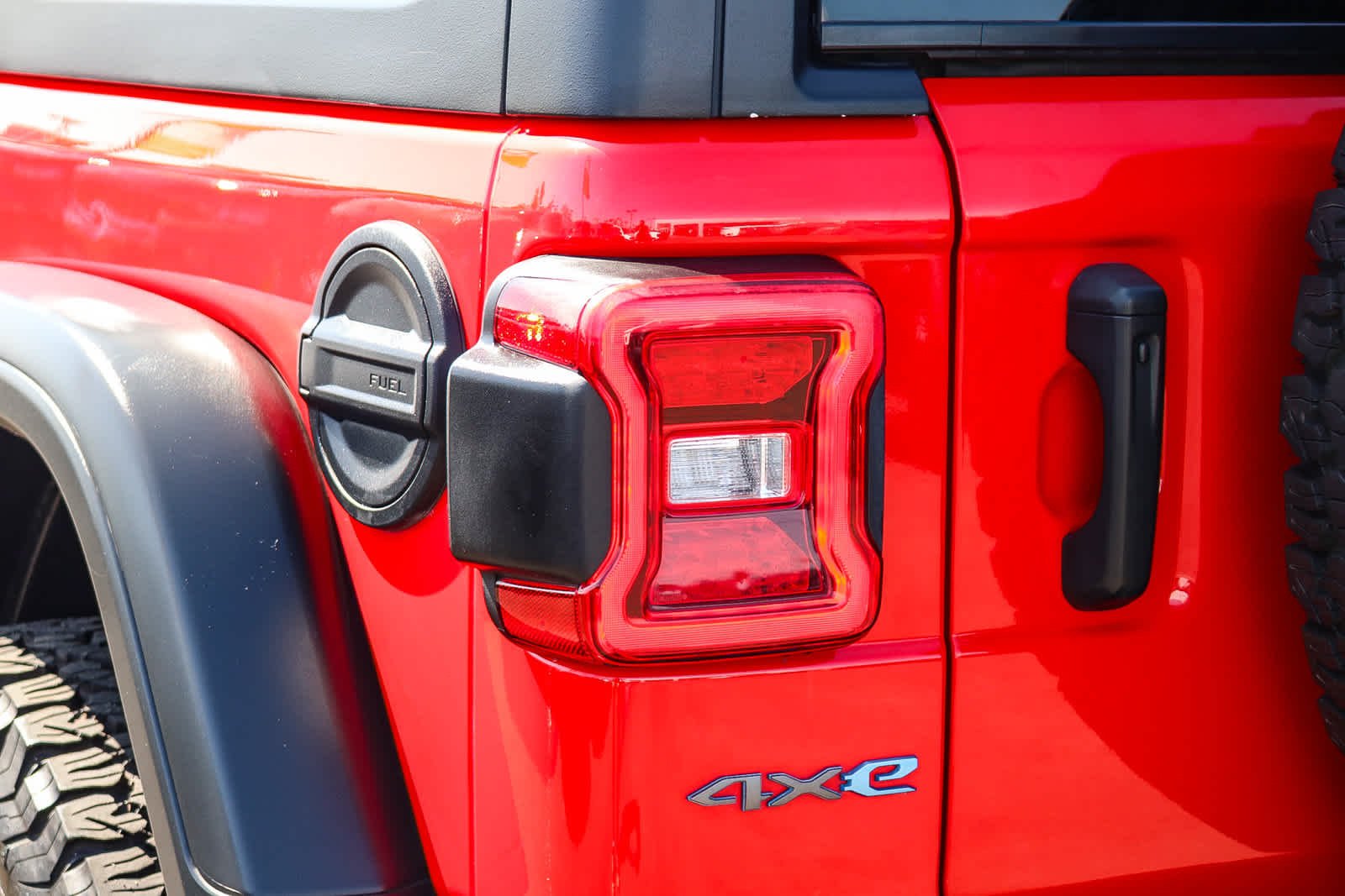 Used 2021 Firecracker Red Clearcoat Jeep Unlimited Rubicon image 7