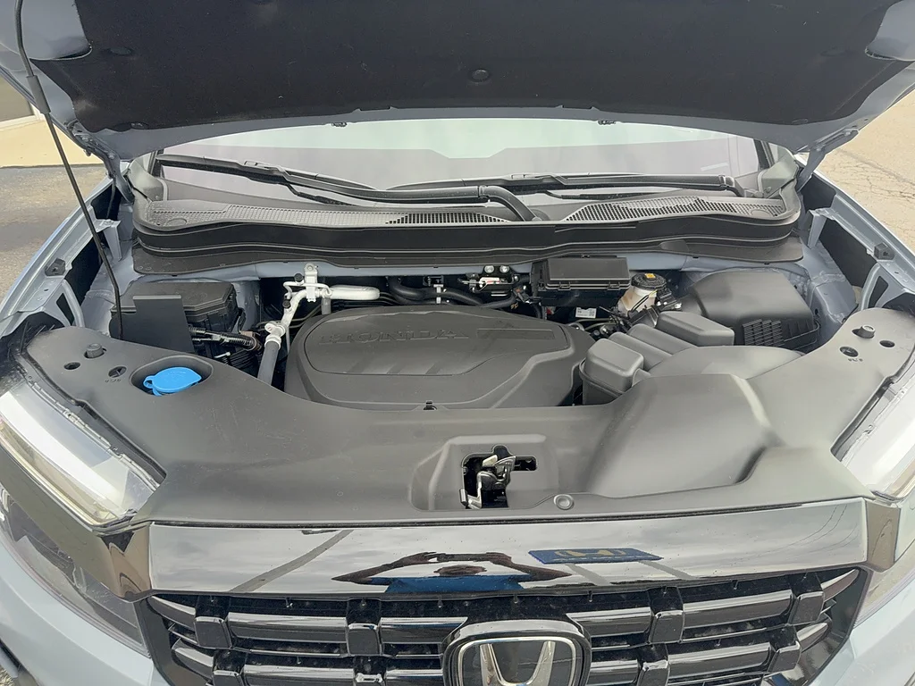 New 2026 Sonic Gray Pearl Honda Black Edition image 16