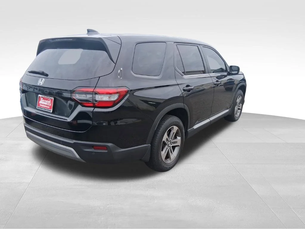 Used 2025  Honda  image 5