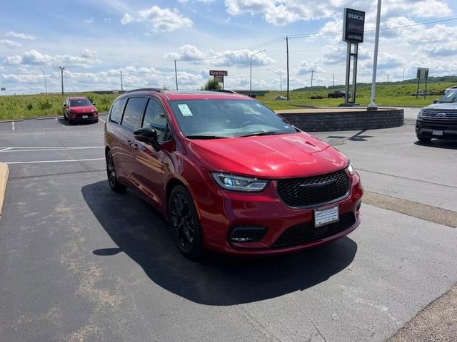2025 Chrysler Pacifica Limited - Photo 4
