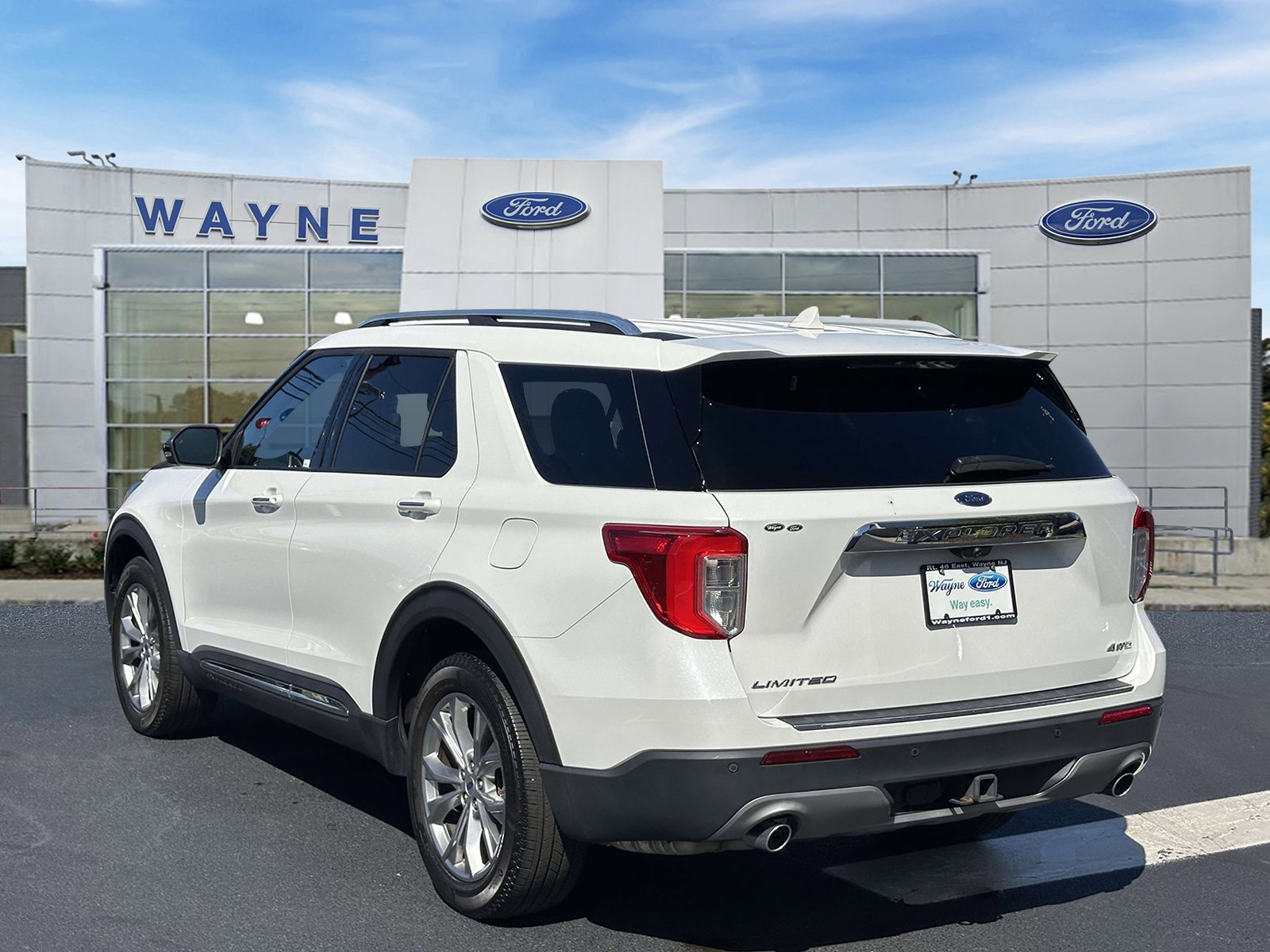 Used 2023 White Ford Limited image 4