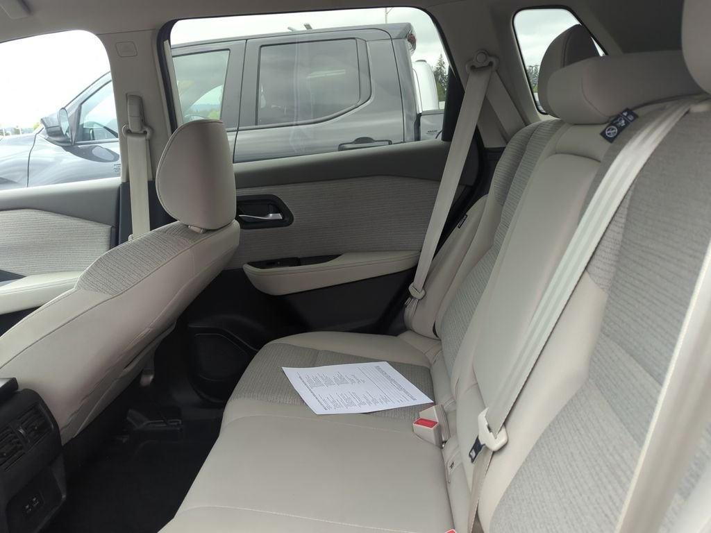 Used 2023 White Nissan SV image 18
