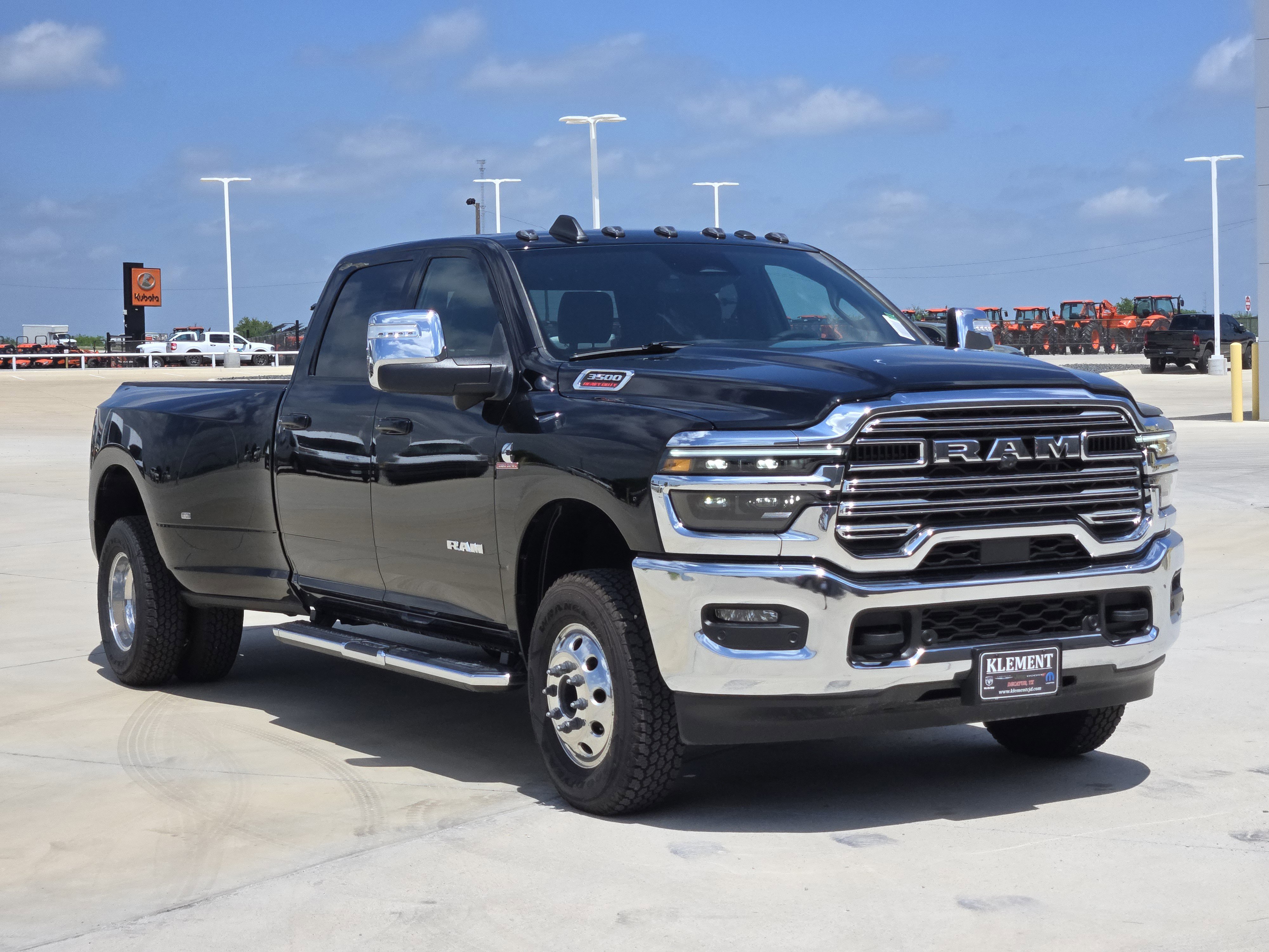 New 2026 Diamond Black Crystal Pearl-Coat Exterior Paint RAM Laramie image 3
