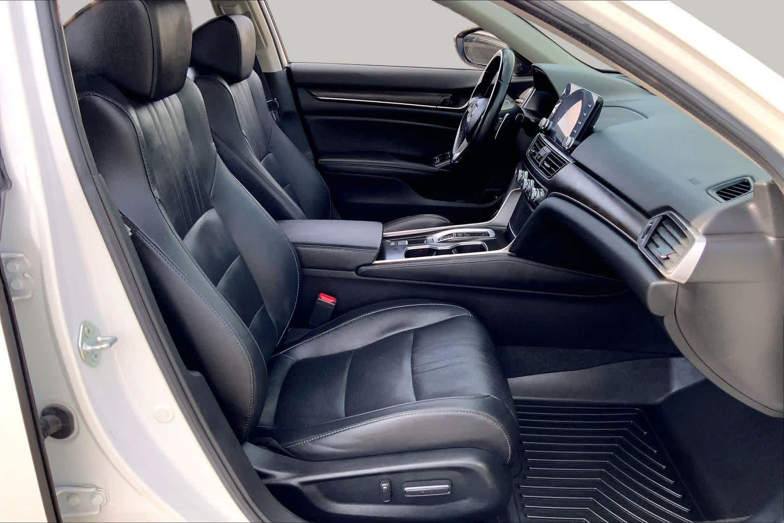 Used 2021 Platinum White Pearl Honda Touring image 9