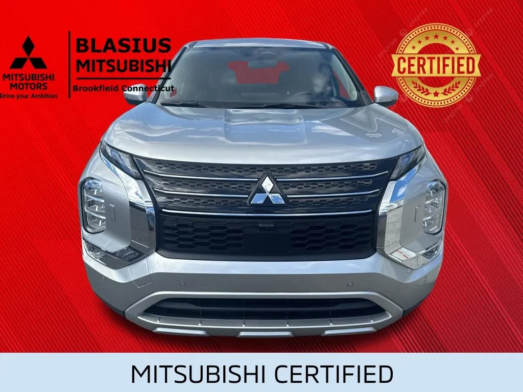Certified Used 2024 Silver Mitsubishi SE image 39