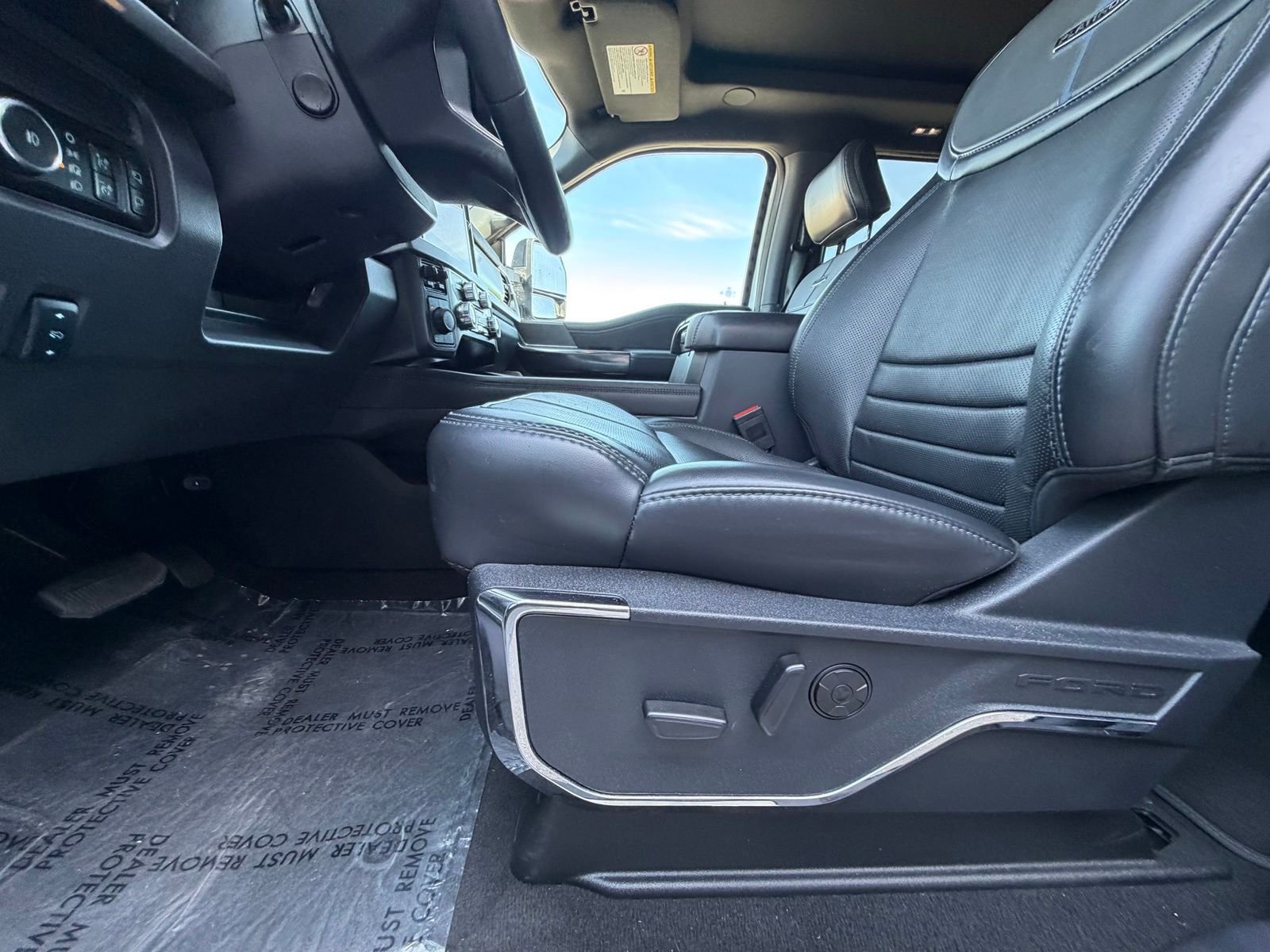 2025 Ford F-350 Super Duty Platinum - Photo 12