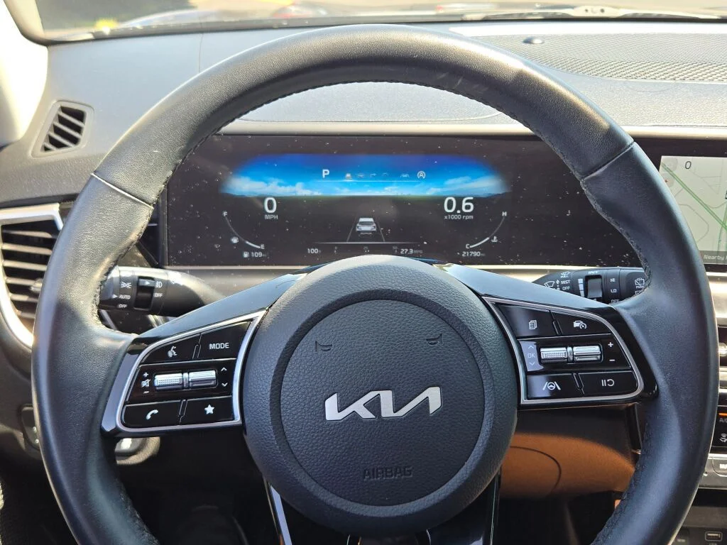 Used 2024 Black Kia S image 29