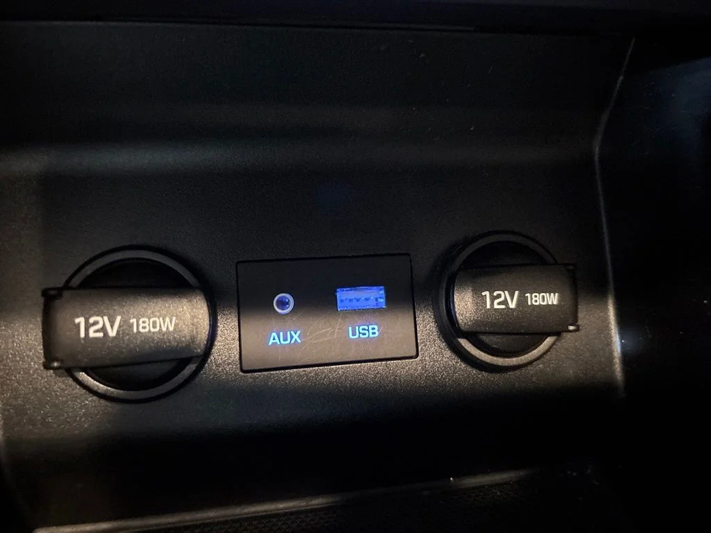 Used 2020 Silver Hyundai SE image 18