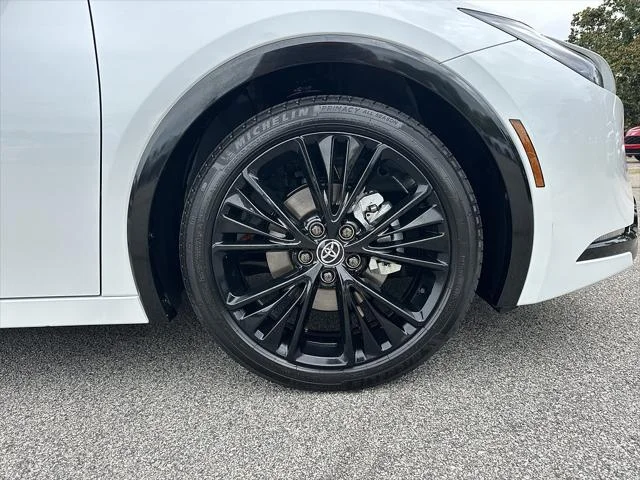 Certified Used 2026 WIND CHILL PEARL Toyota  image 12