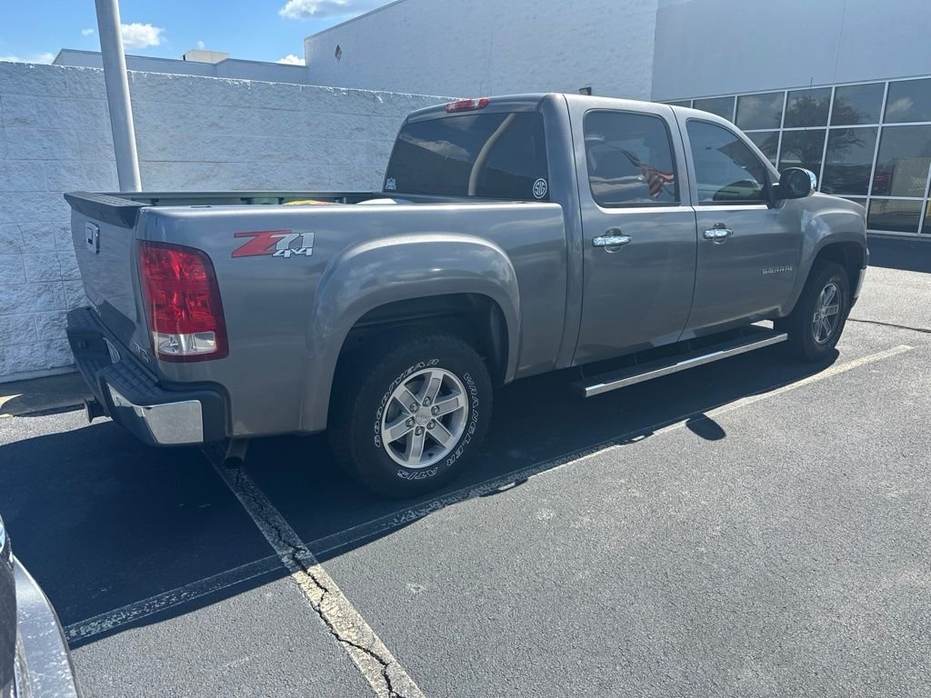 Used 2007 Gray GMC SLE2 image 2