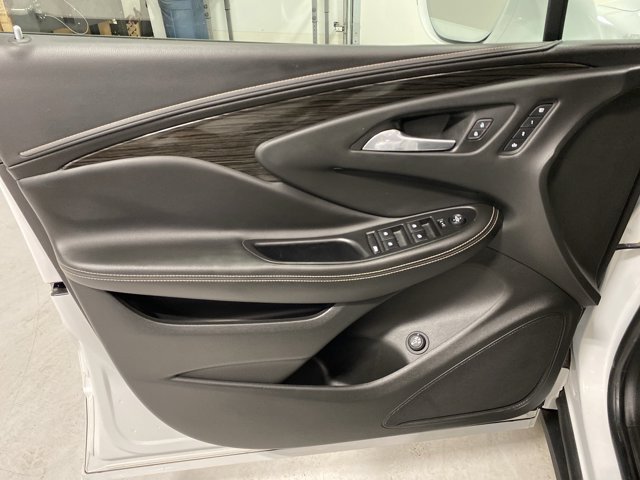 Used 2018 Summit White Buick Essence image 21